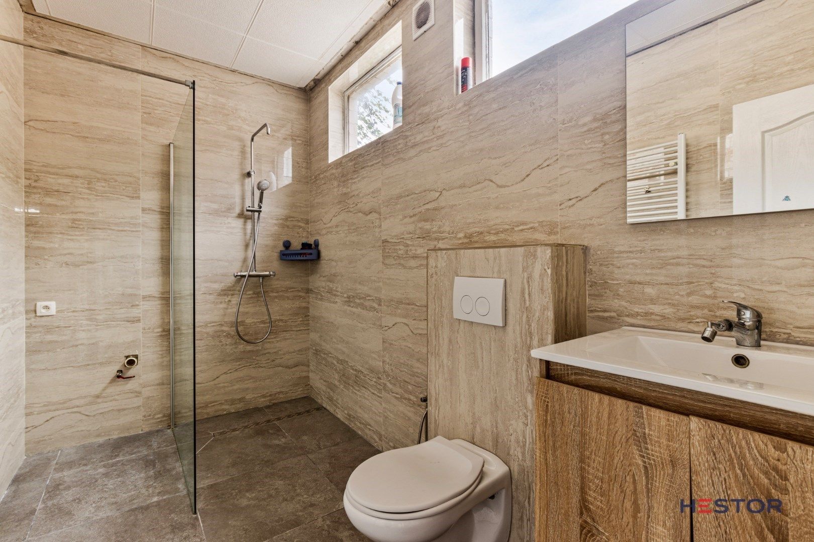 Op te frissen woning, met tuin in Temse foto 8