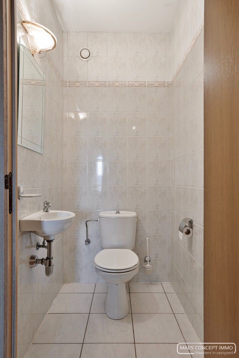 Op te frissen appartement met 2 slaapkamers & 2 ruime terrassen in het hart van Roeselare foto 8