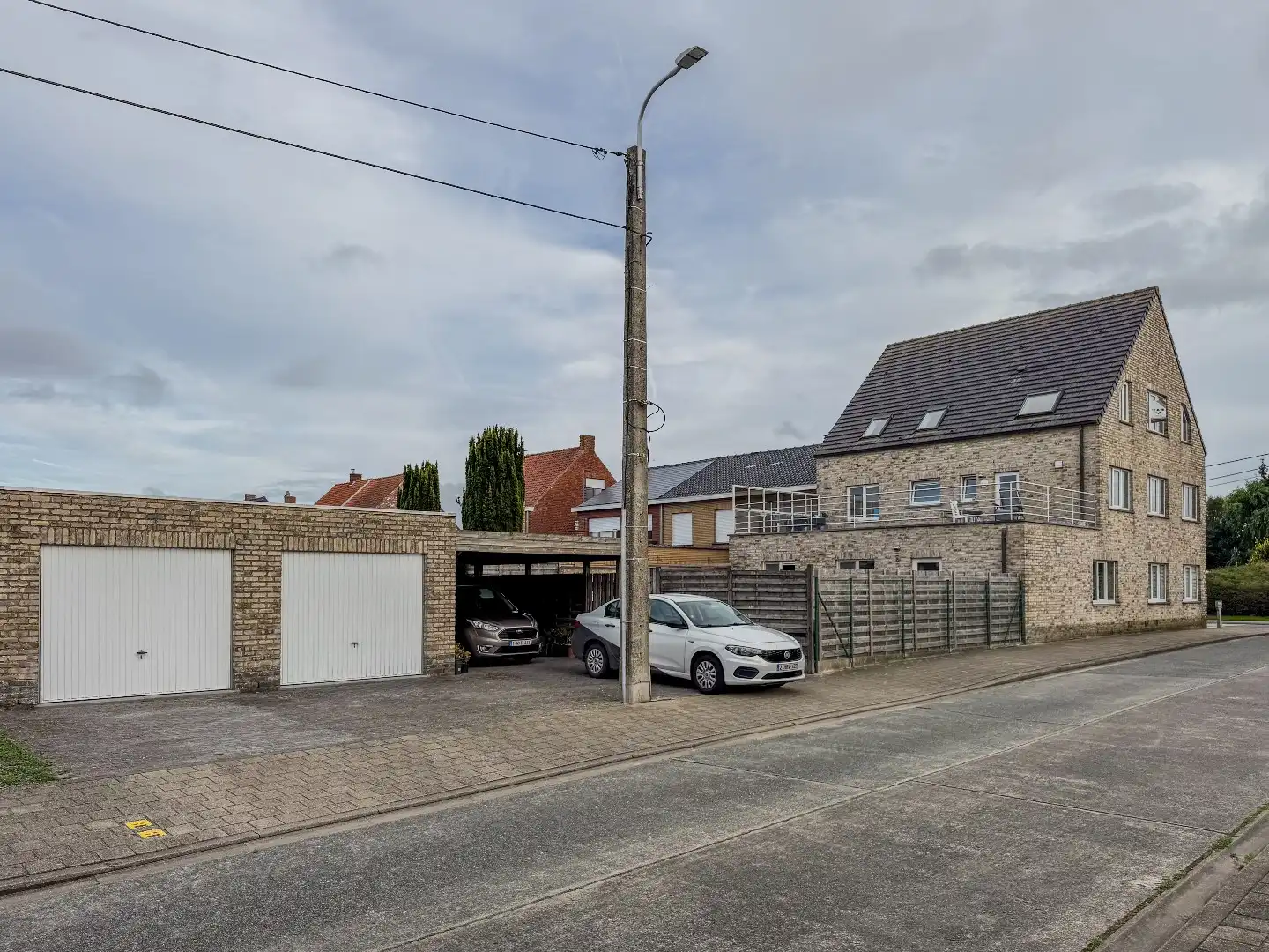 Ruim appartement met 2 slaapkamers en ruime garage. foto 21