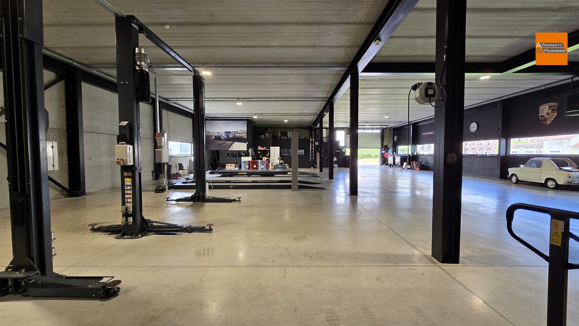 Toplocatie aan het water: Ruim handelspand (1200m²) te huur in Leuven!  foto 8