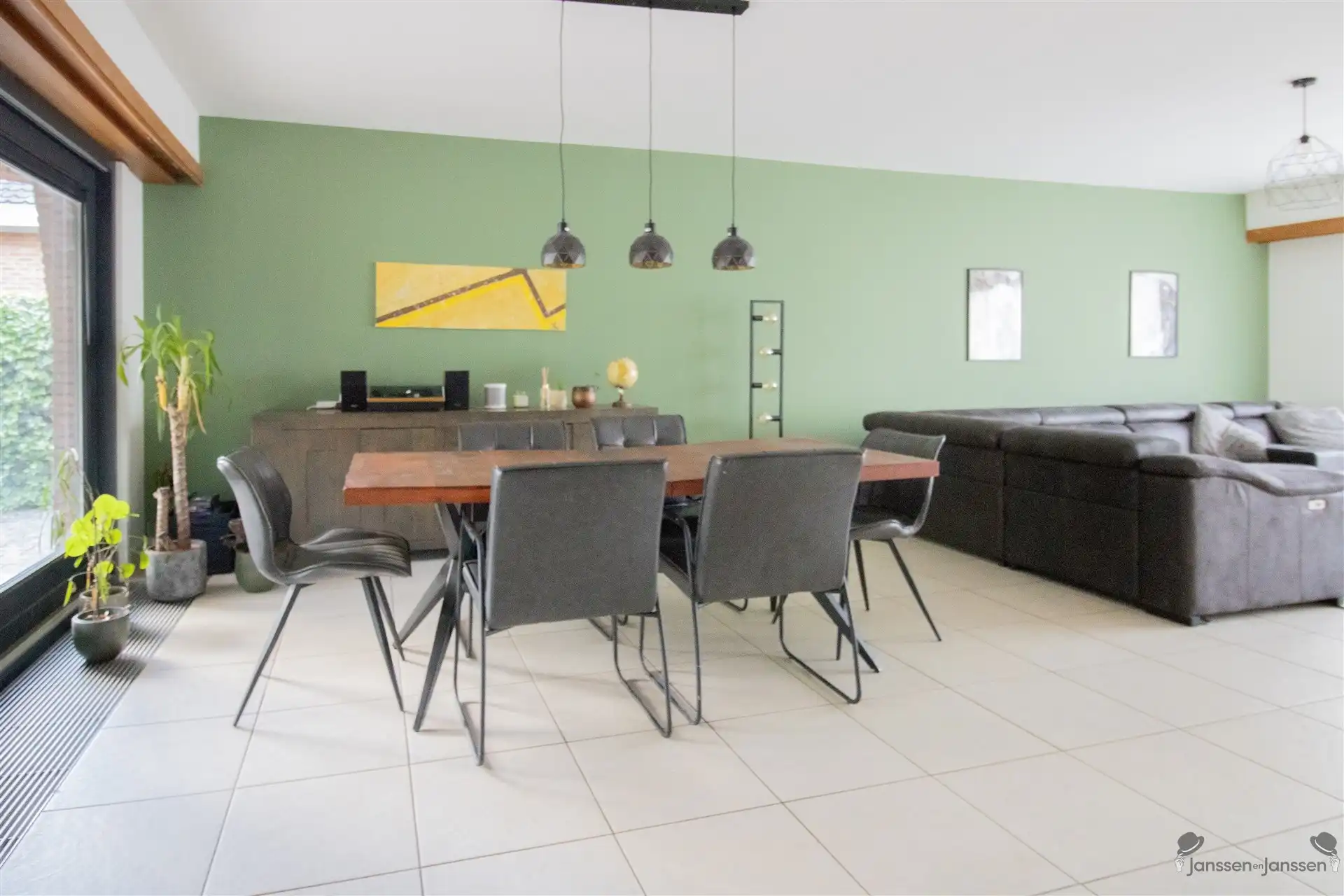 Gerenoveerde gelijkvloerswoning met 2 tot 3 slaapkamers op 760 m² foto 6