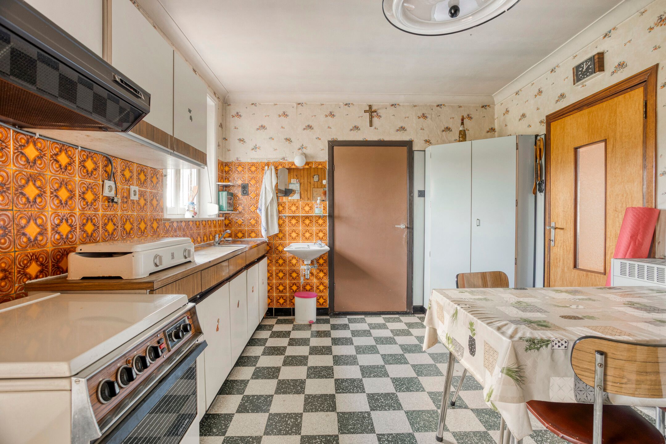 Te renoveren vierkantshoeve met veel potentieel foto 10