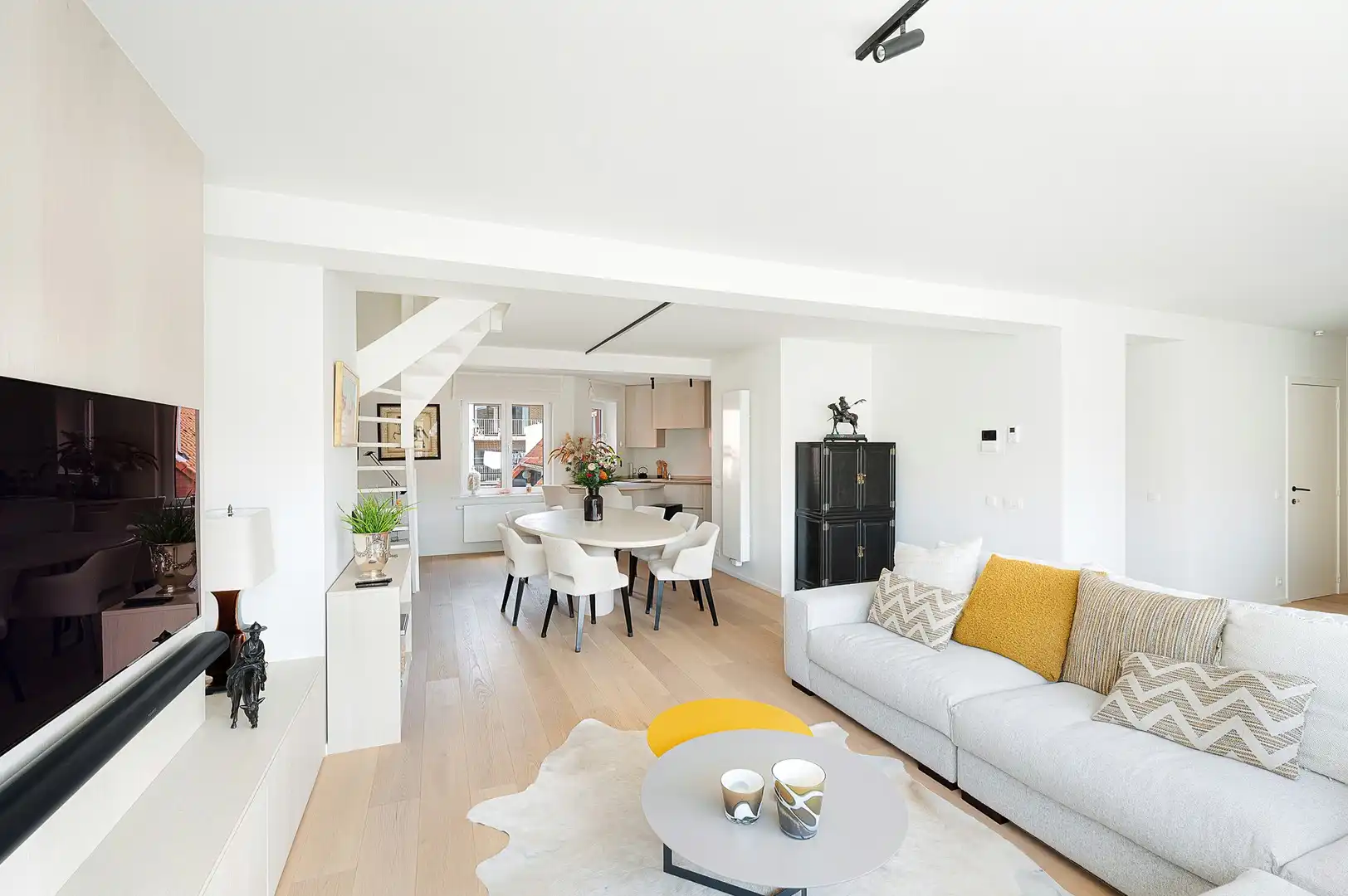 Instapklare duplex appartement met drie slaapkamers en een ruim zonneterras. foto 7