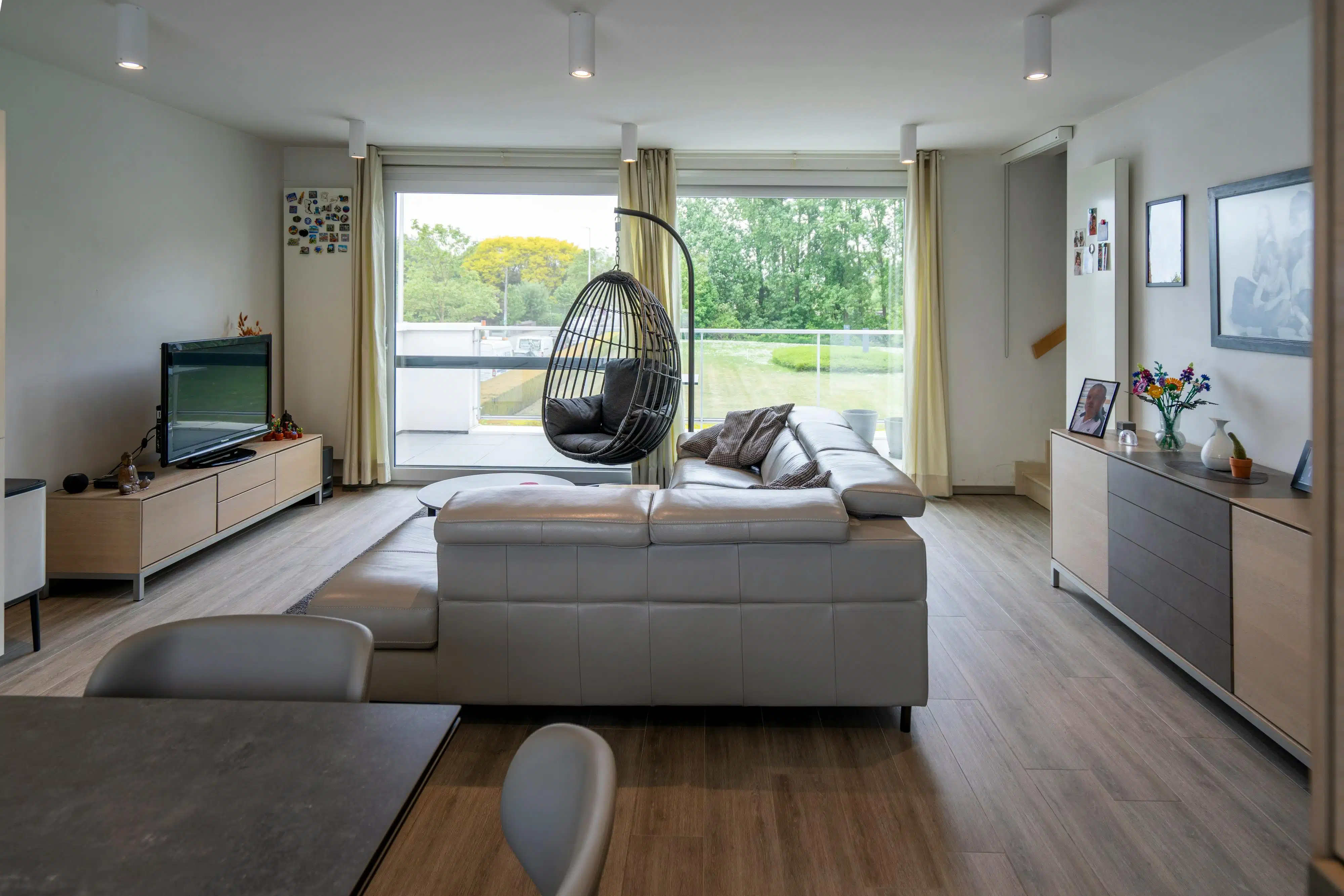 Ruim appartement met dubbel terras te koop in Gullegem! foto 3