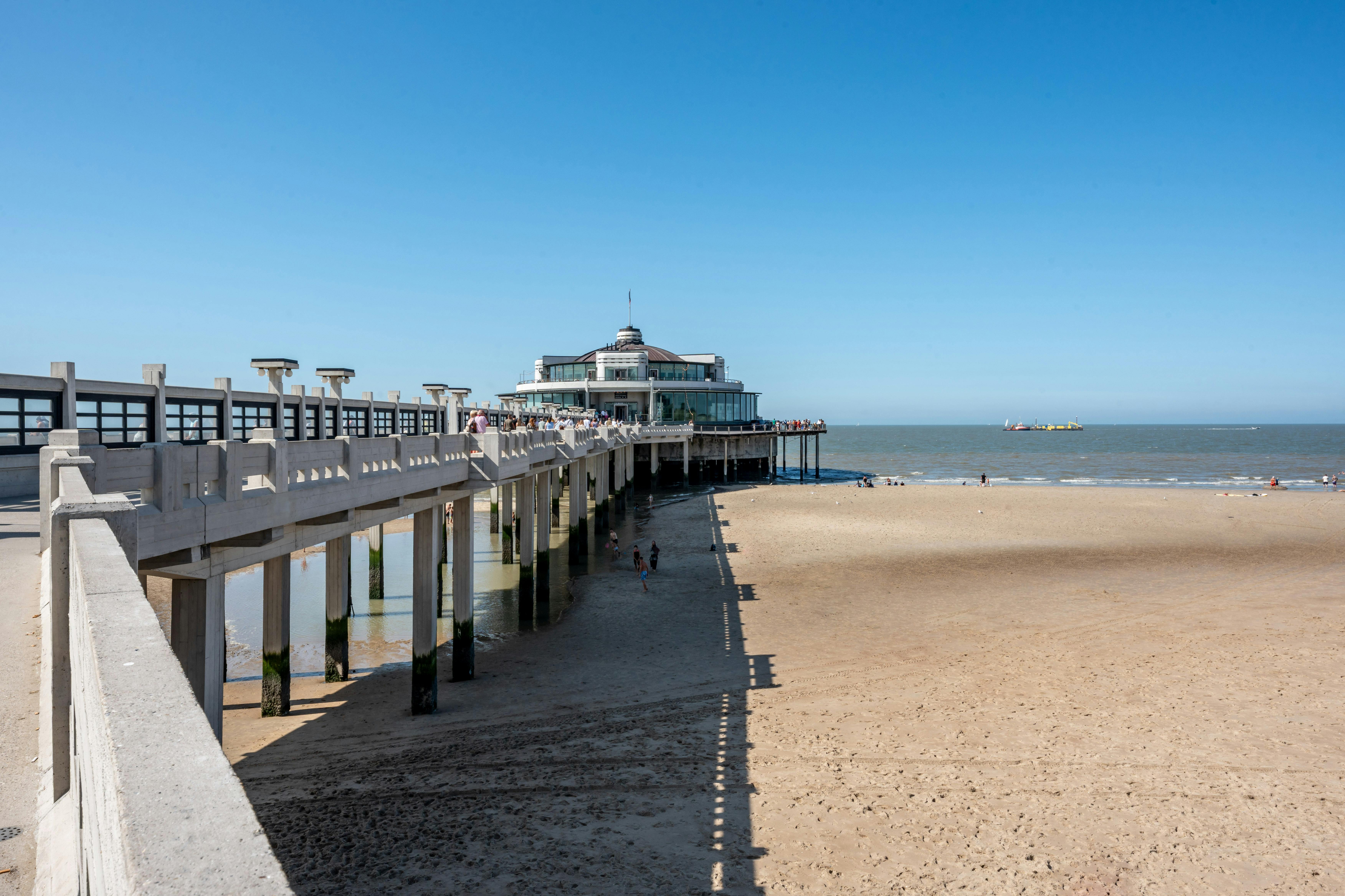 Uniek, historisch en ruim appartement te koop op de zeedijk  foto 18