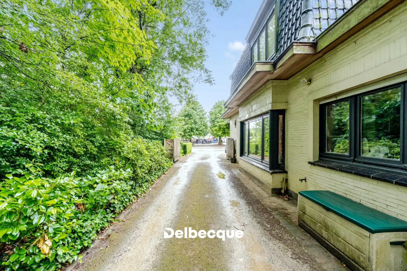 Karaktervolle villa in interbellumstijl op ruim perceel in gegeerde villawijk te Sint-Kruis foto 24