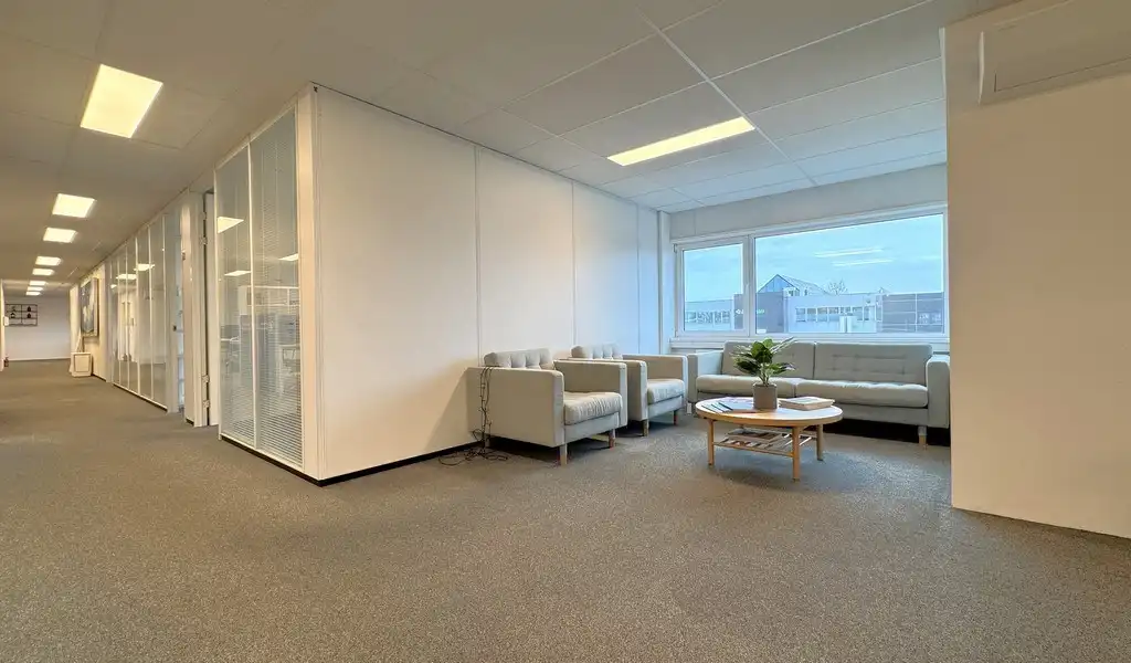 Instapklaar kantoor te huur nabij E313/E34 te Wommelgem foto 22