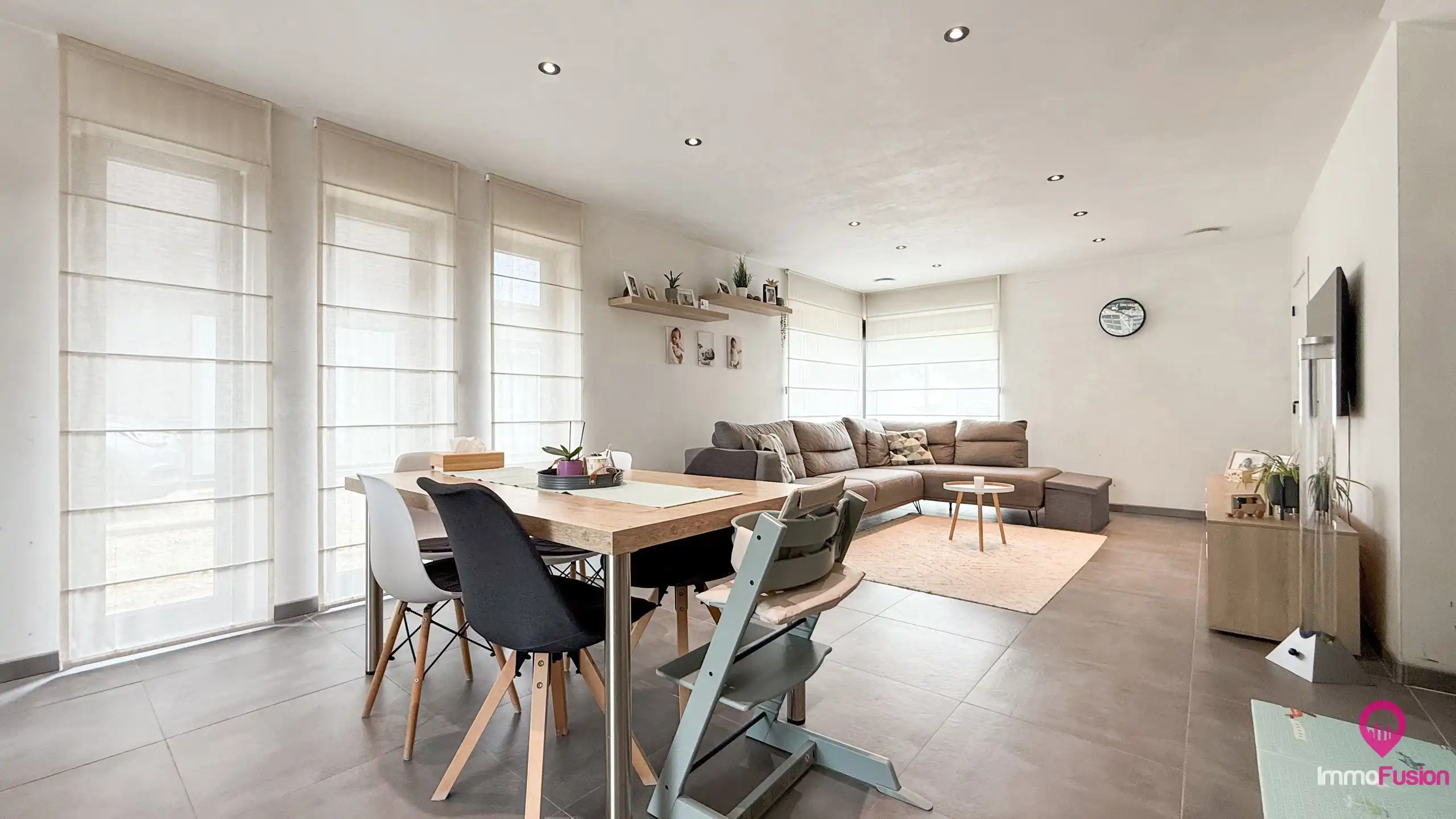 Moderne halfopen nieuwbouwwoning met 4 slaapkamers! foto 8