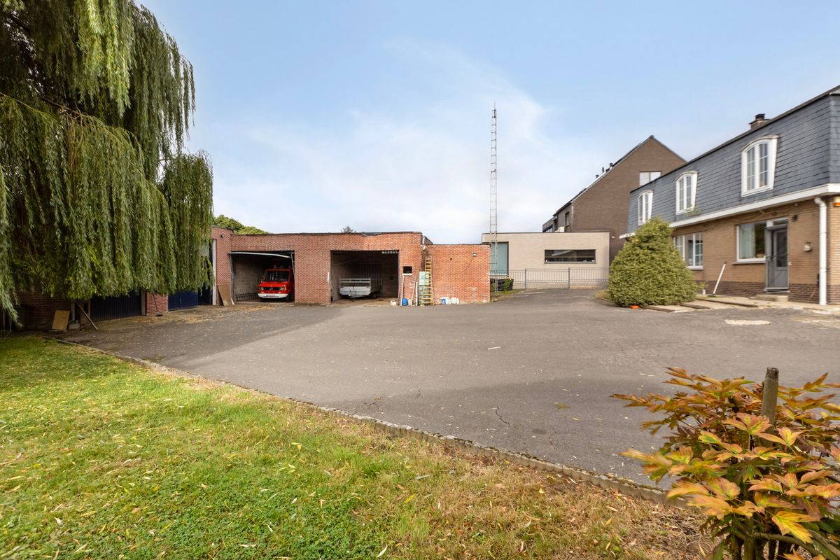 Landelijke woning met 2 loodsen foto 22