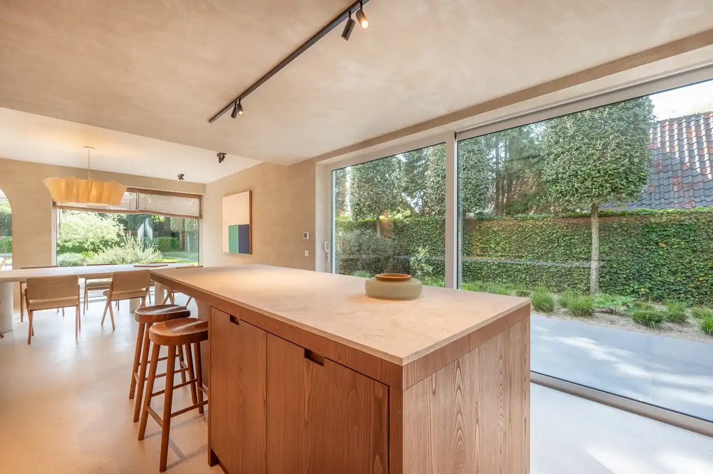 Luxueus gerenoveerde villa met zwembad op een toplocatie in een rustige residentiële wijk van het Zoute. foto 22