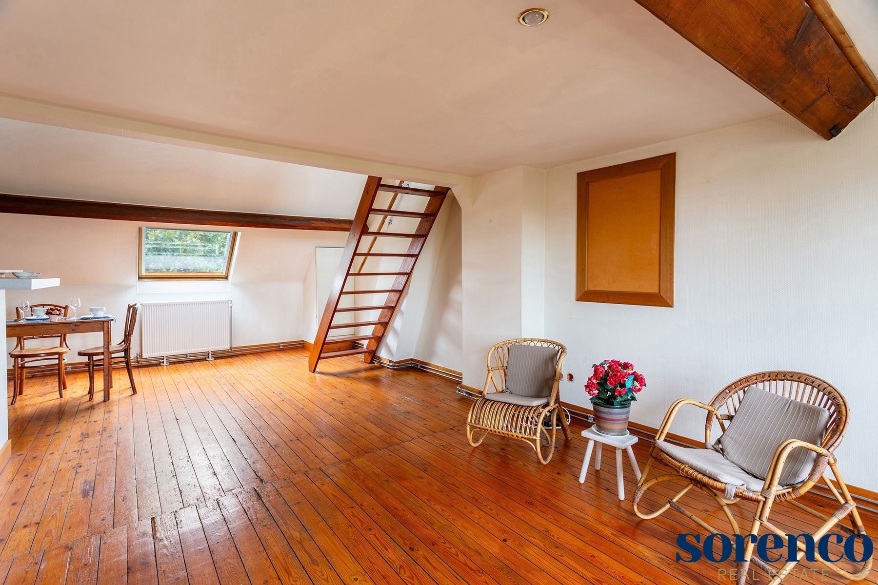 Ruime en lichtrijke woning met garage te Edegem foto 16