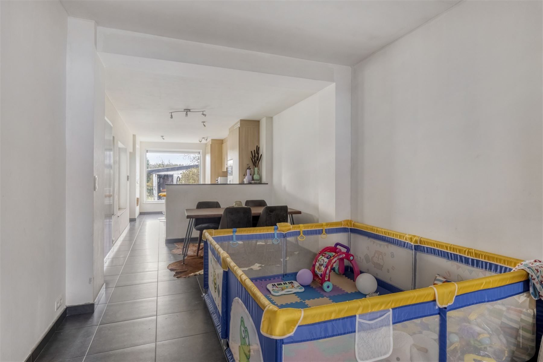 Instapklare gezinswoning met 3 slaapkamers foto 6