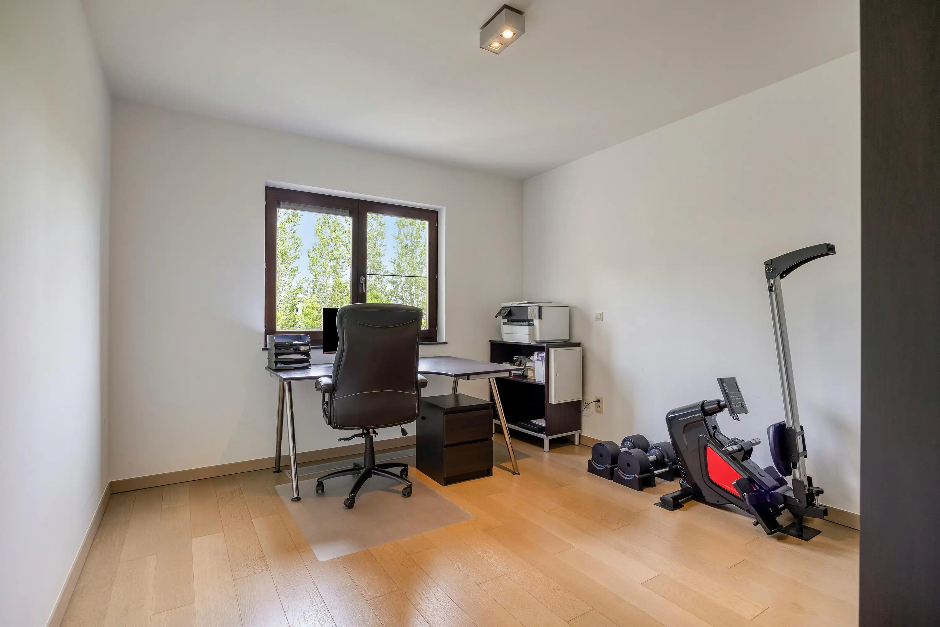 Ruim drie slaapkamer appartement te Hasselt met autostaanplaats foto 16