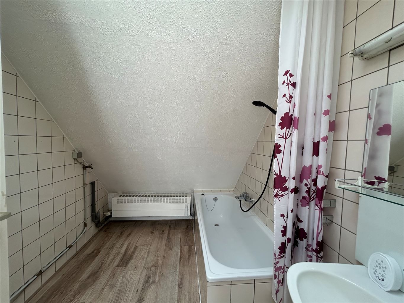Gezellige studio met terrasje vlakbij de Markt. foto 7