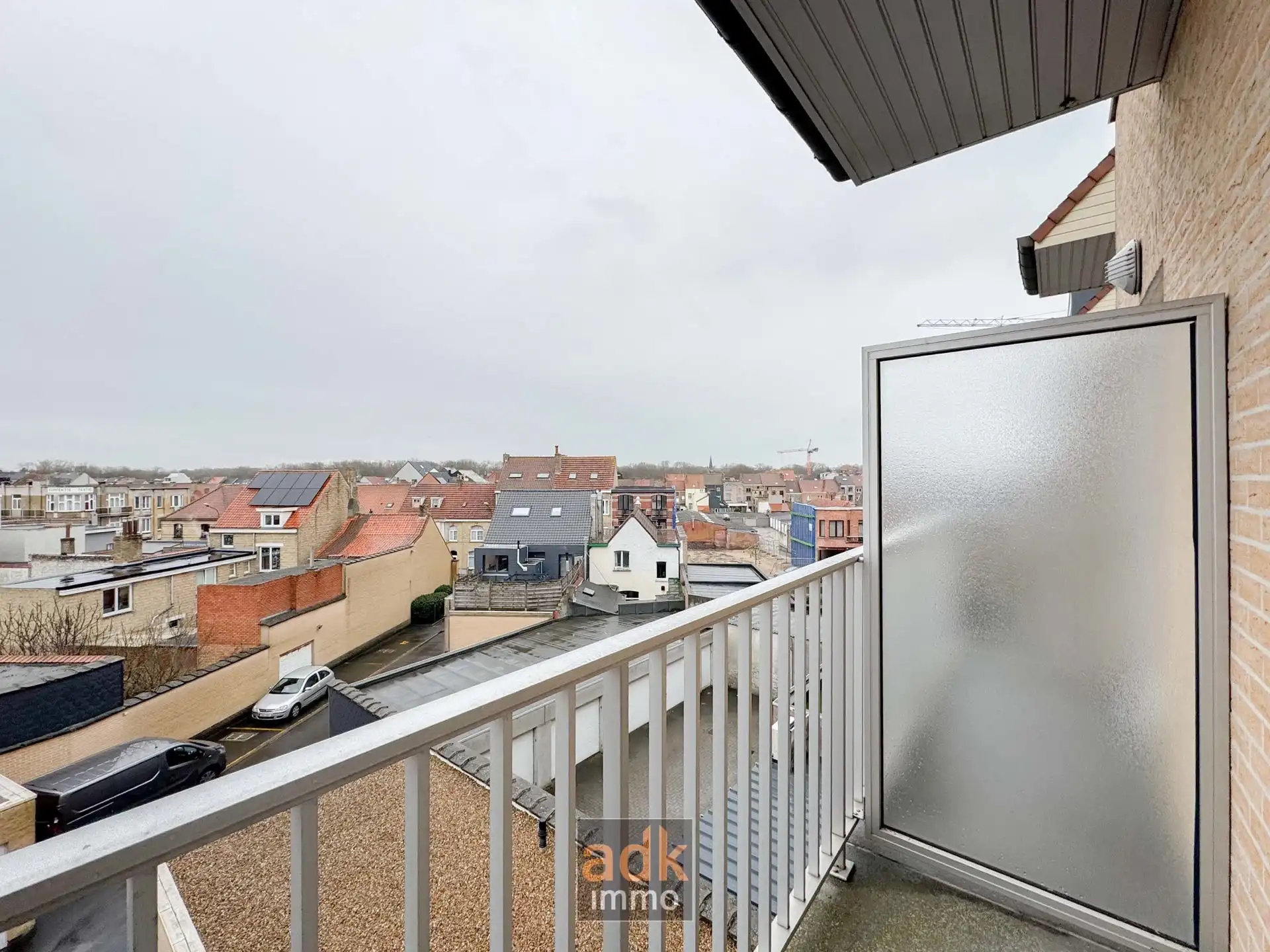 Ruim en lichtrijk appartement met zicht op het park. 2 slaapkamers, 2 badkamers, 2 terrassen, incl. kelder.  foto 17