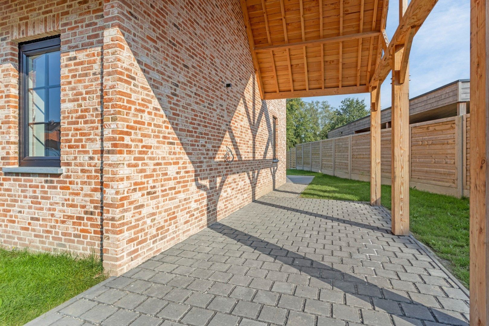 Ruime en kwalitatief afgewerkte nieuwbouw (HOB) met 3 ruime slpks op 412 m² te Olen ! foto 24