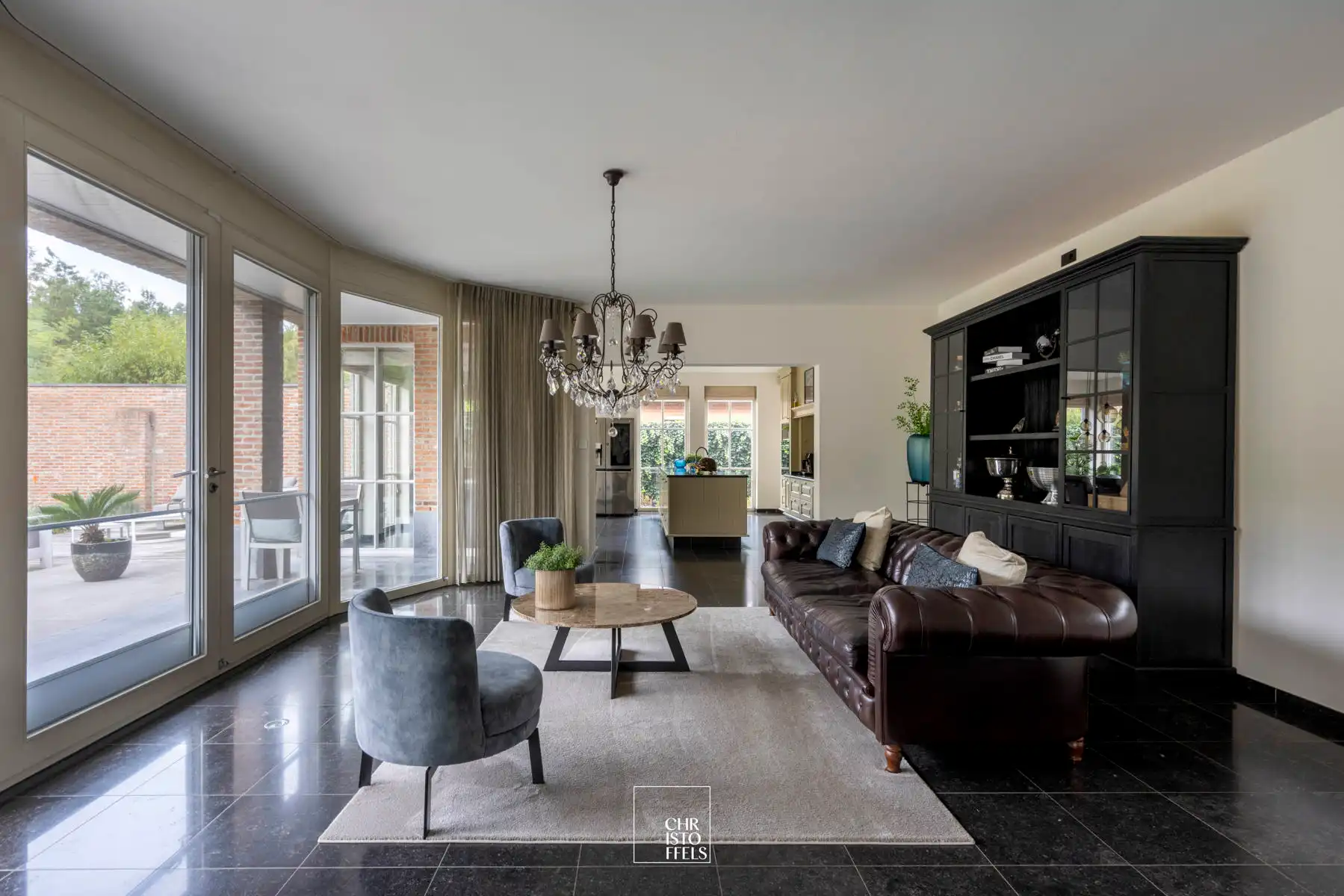 Exclusief landhuis met buitenzwembad op perceel van 2.787m² aan de bosrand. foto 6