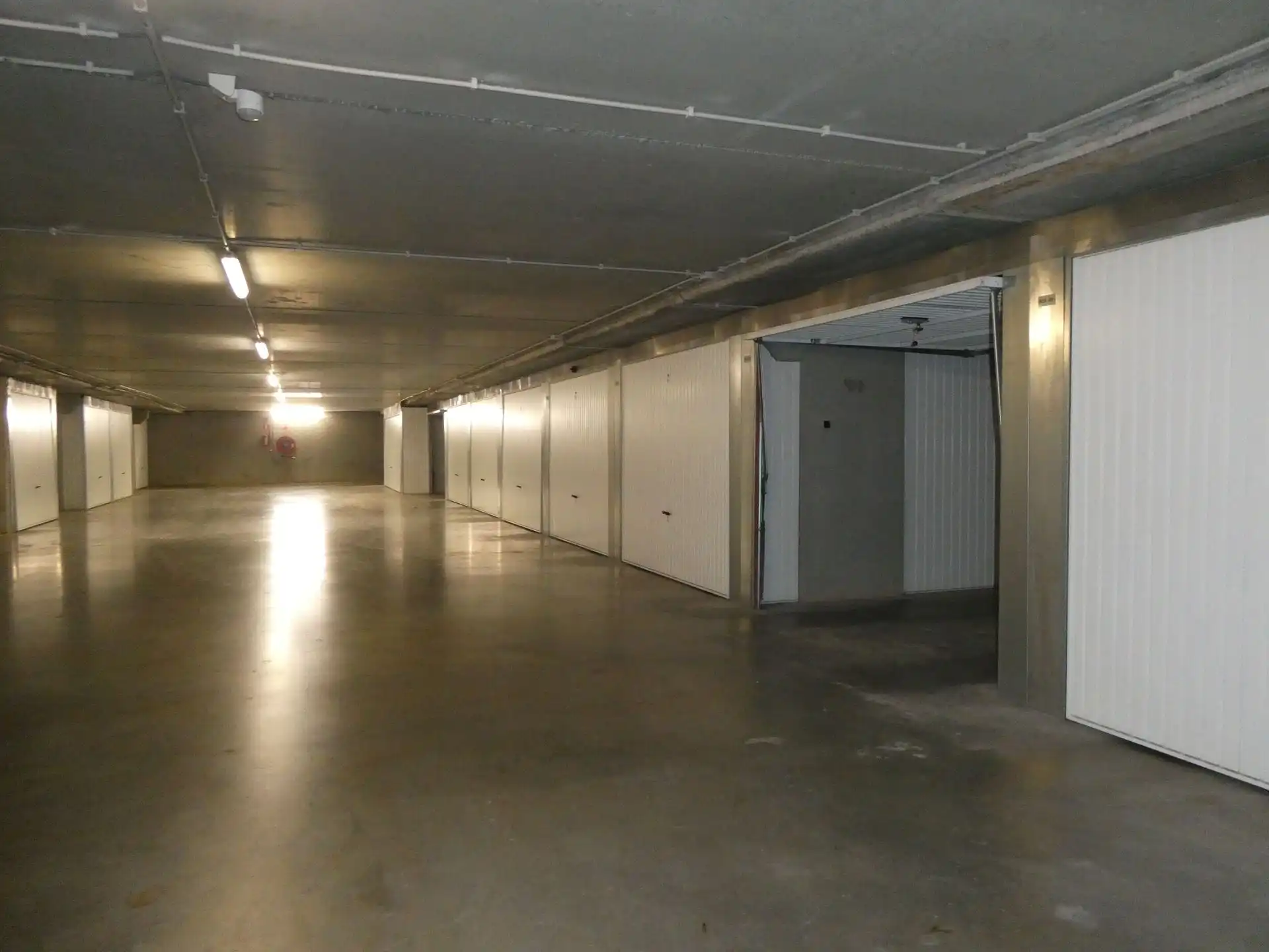 GESLOTEN GARAGEBOX foto 4