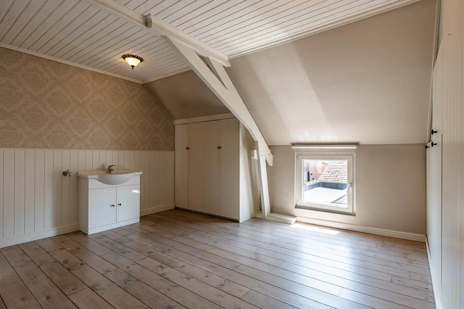 Gezellige instapklare woning met zonnig koertje in Eeklo! foto 16