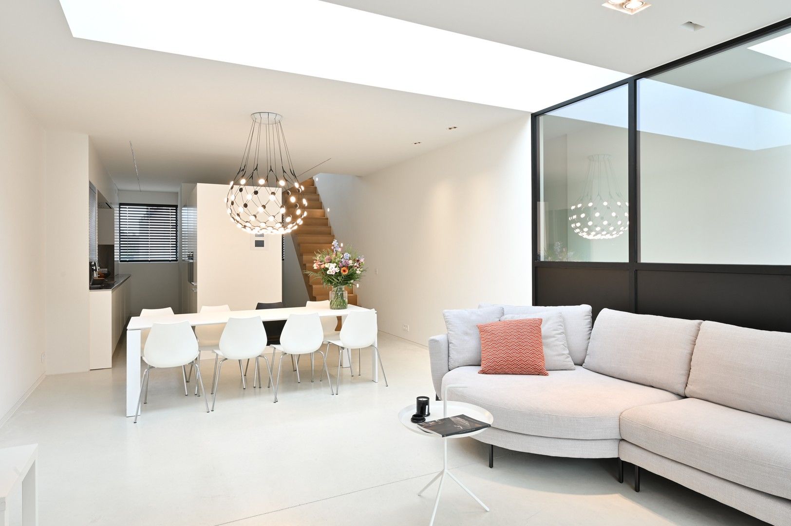 Prachtige, instapklare woning gelegen in Oud Knokke, aan de rand van het Zoute. foto 6