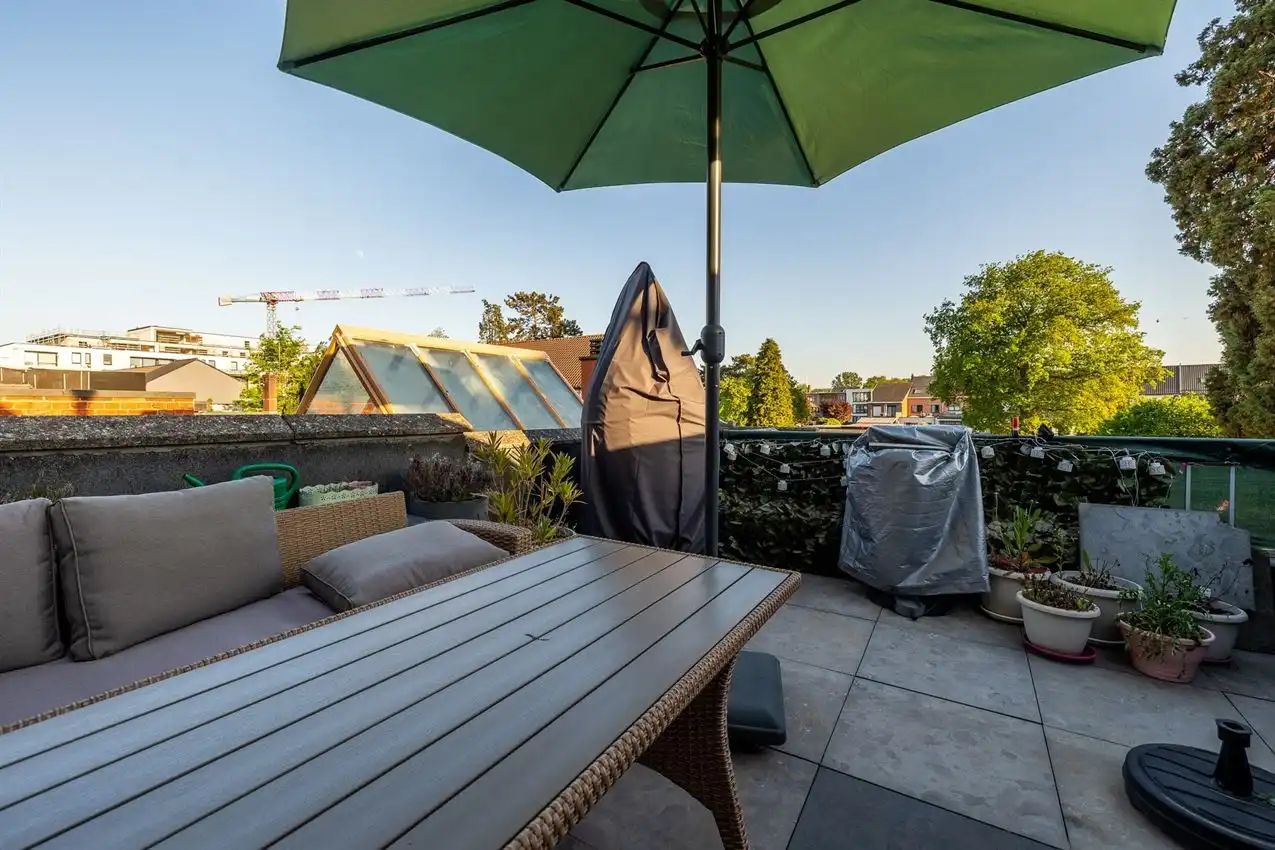 Gerenoveerde bel-etagewoning met 3 slk foto 9