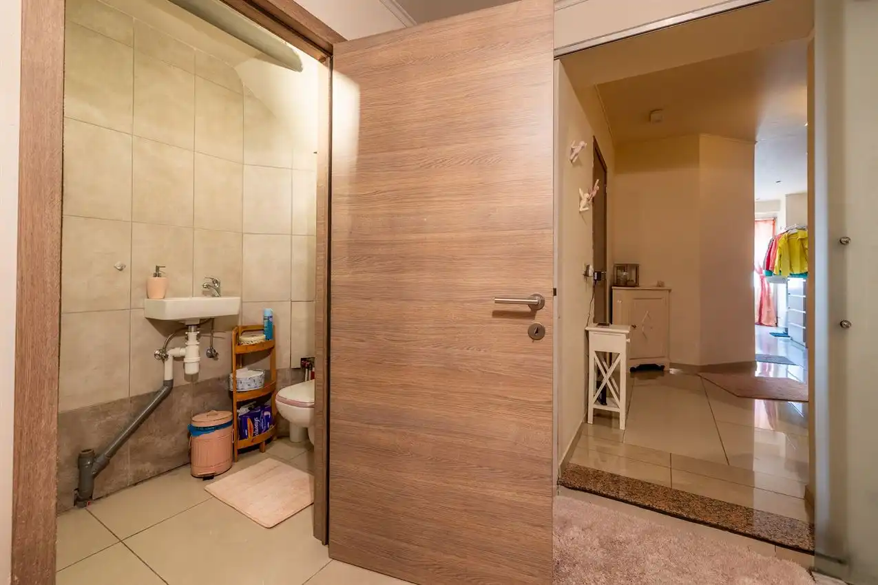 Gerenoveerde bel-etagewoning met 3 slk foto 9
