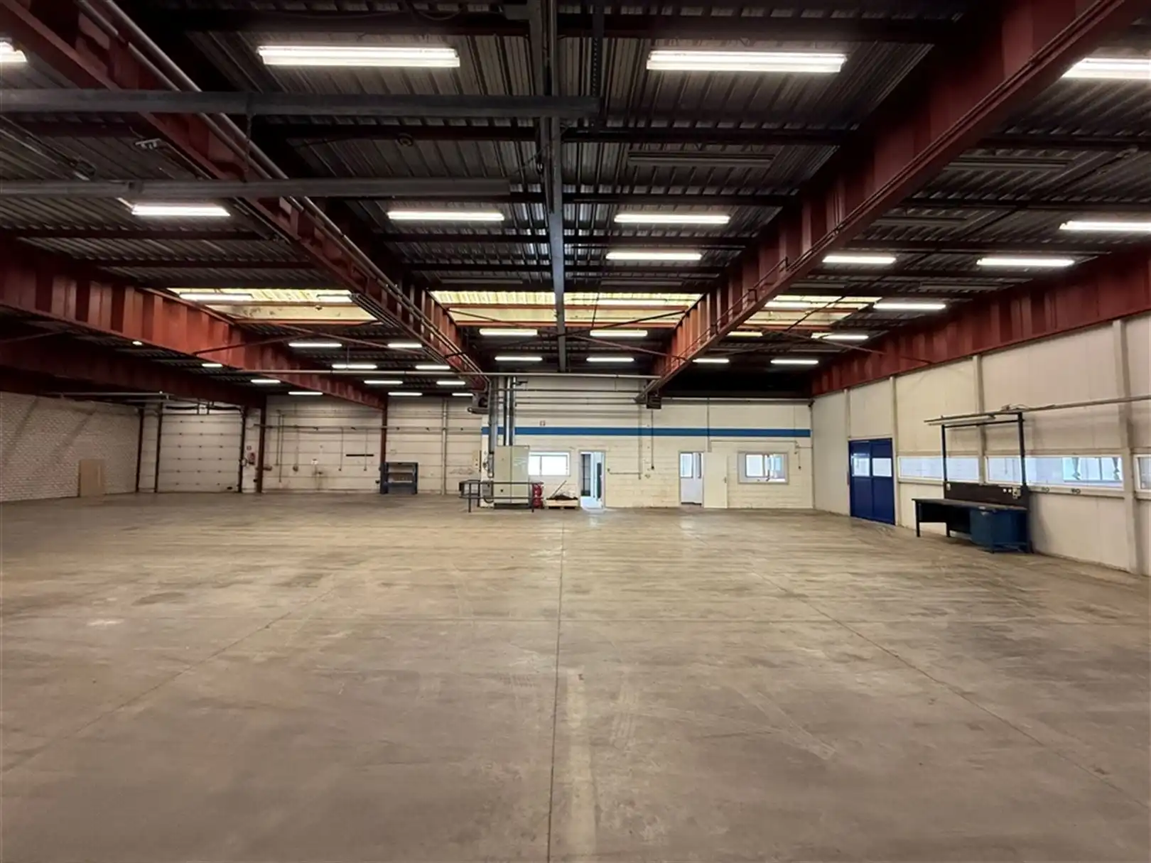 B2B Showroom met buitenterrein op zichtlocatie foto 13