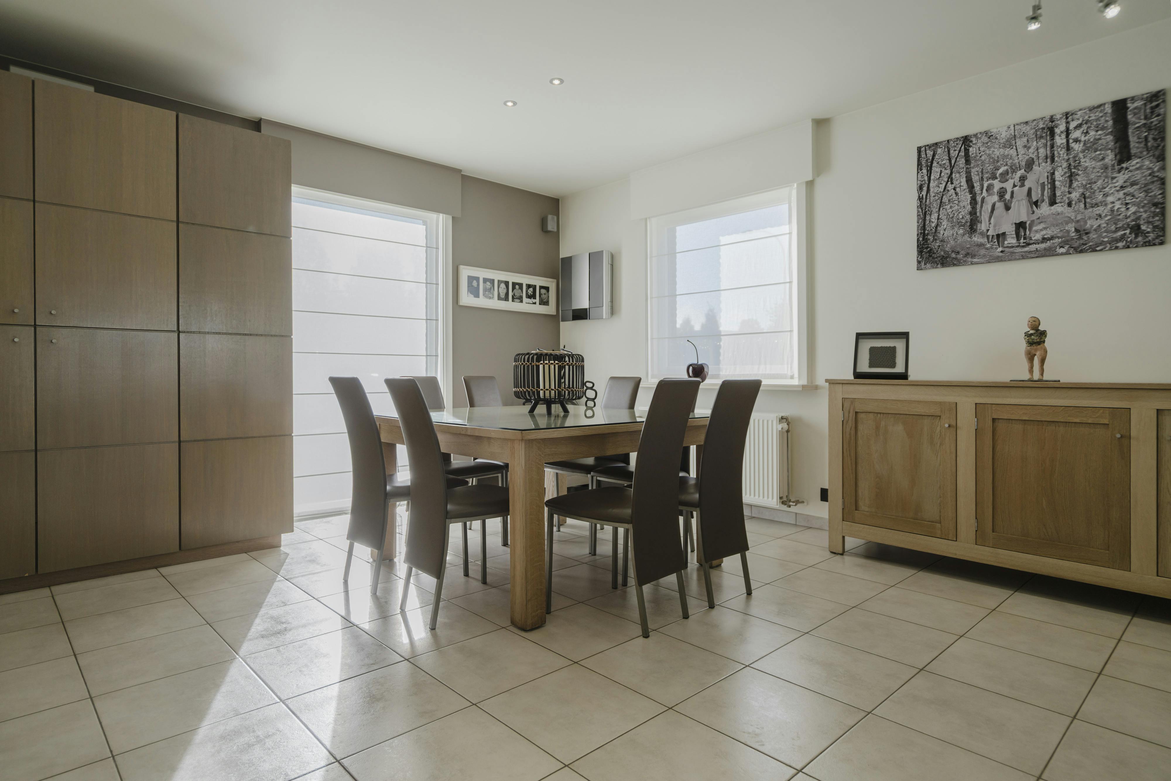 Ruime villa met 6 kamers te koop in Sint-Eloois-Vijve foto 5