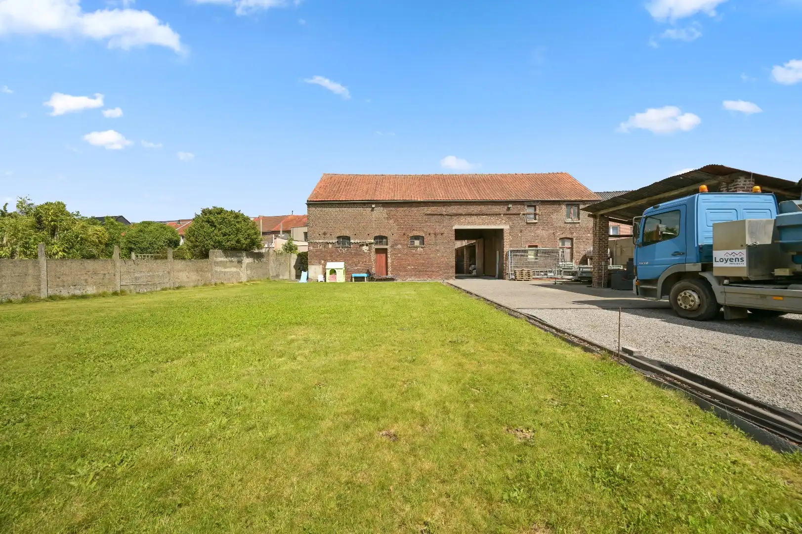 Unieke eigendom met instapklare woning, bijgebouw en uitzonderlijk potentieel op ruim perceel foto 3