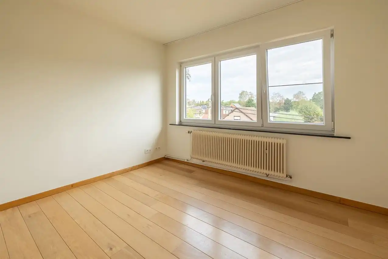 Volledig gerenoveerde woning met 3 slpk., veranda en magnifiek zicht vandaaruit foto 28