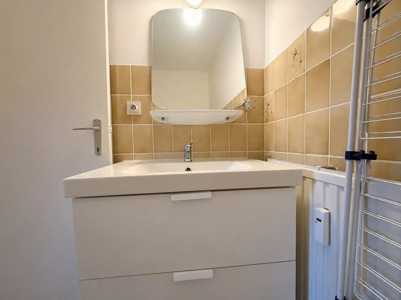Ruim appartement te huur op de Grote Markt in Blankenberge met twee slaapkamers. Met een terrasje vooraan en achteraan- uw ideale uitvalsbasis aan de Belgische kust! foto 12