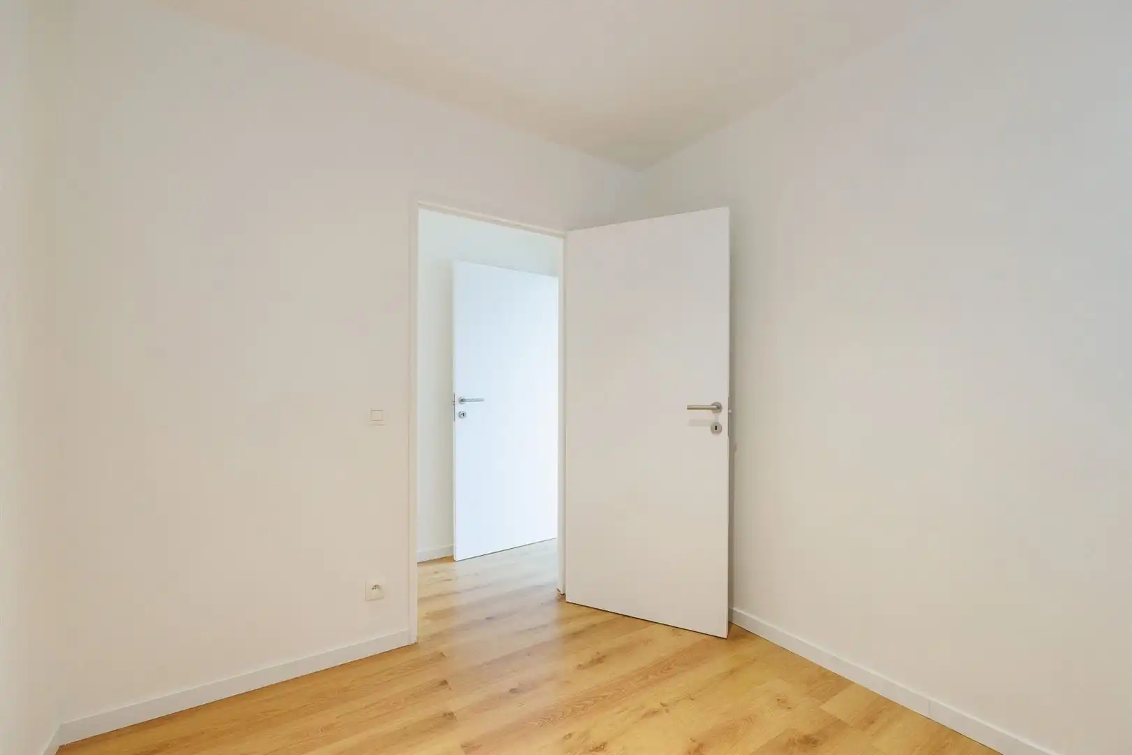 Prachtig gerenoveerd appartement in doodlopende straat zonder bovenburen foto 17