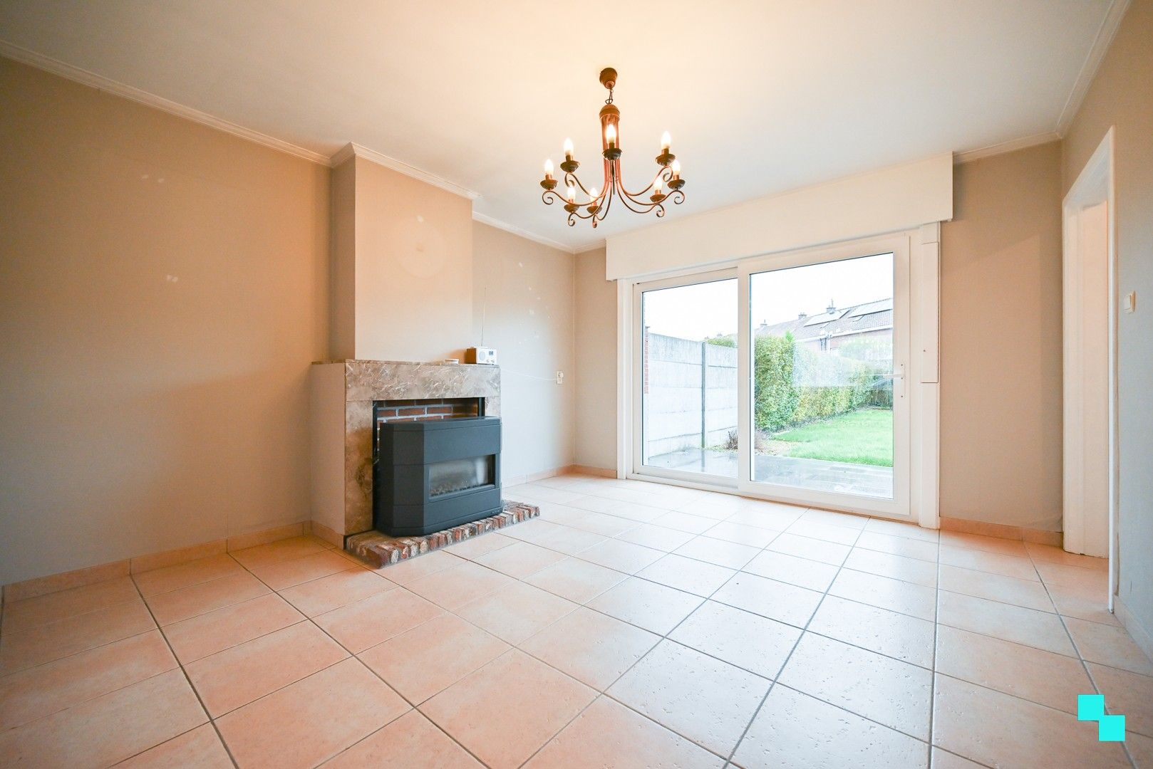 Rustig gelegen ééngezinswoning nabij centrum Izegem met garagebox en uitweg foto 8