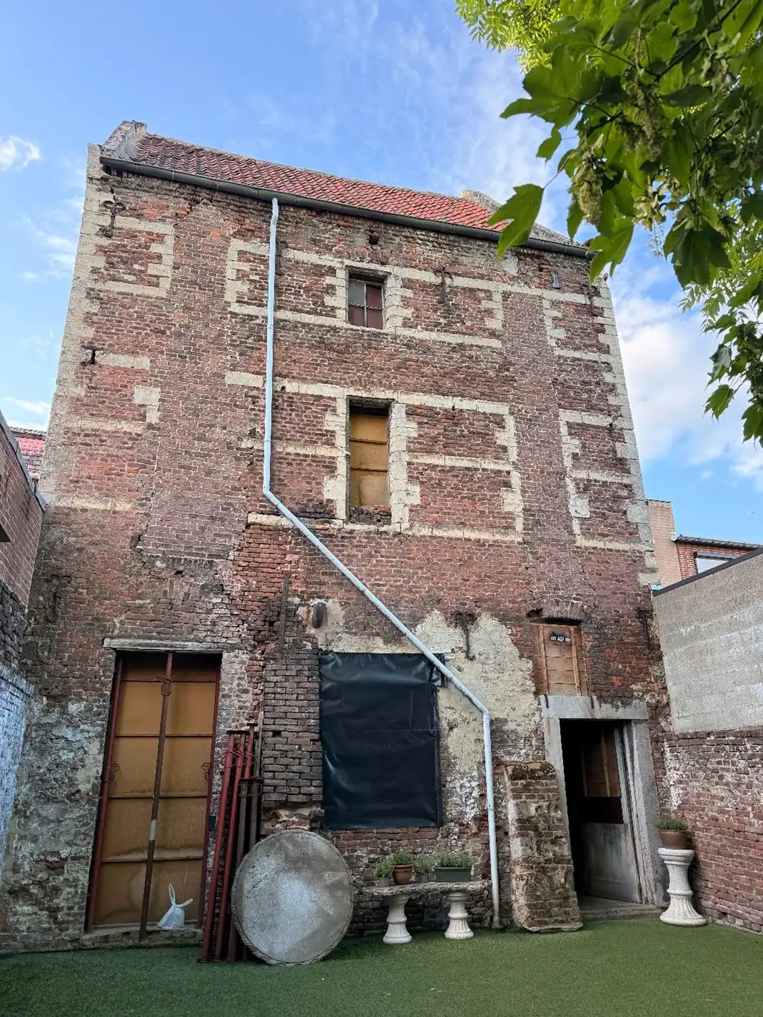 Uniek historisch stadspand met authentieke elementen en uitzonderlijk achtervolume,  centrum Tongeren.  foto 17