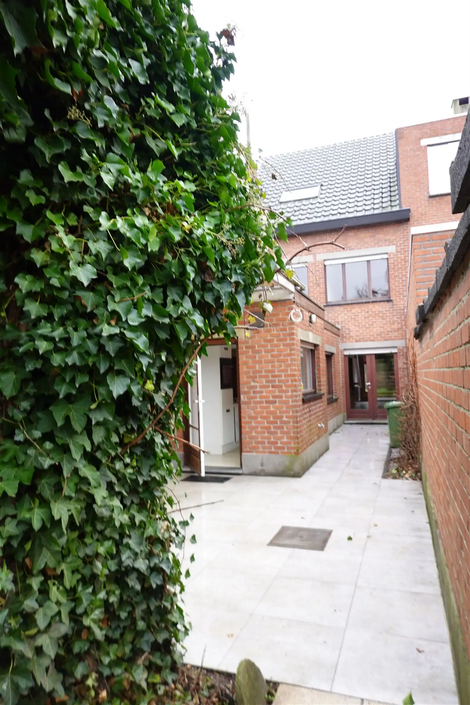 Rustig gelegen, ruime woning met 4 slaapkamers en tuin. foto 18