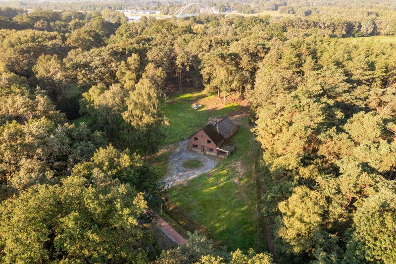 Uniek gelegen renovatieproject op 1,8 ha foto 39