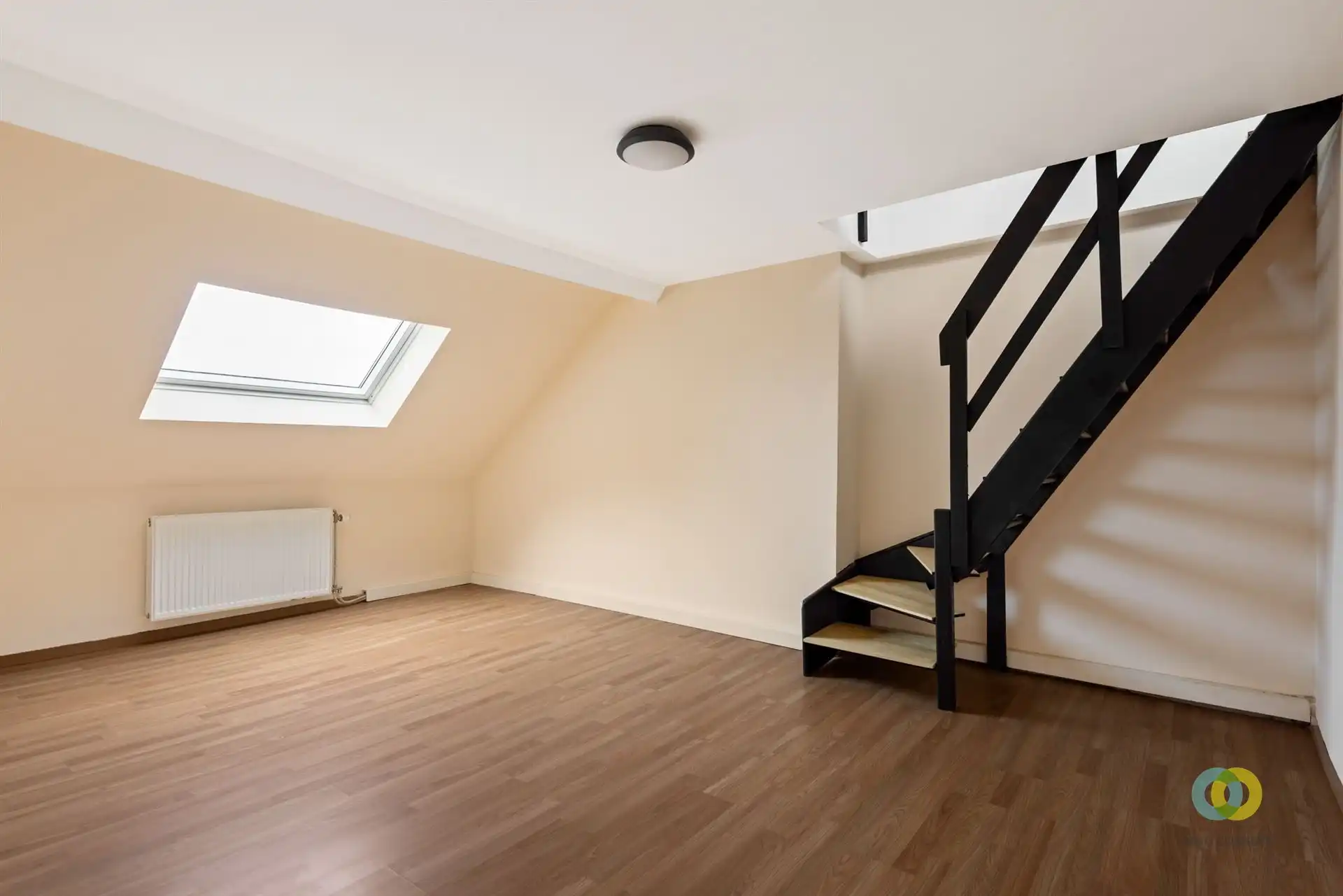 appartementsgebouw met drie units foto 17