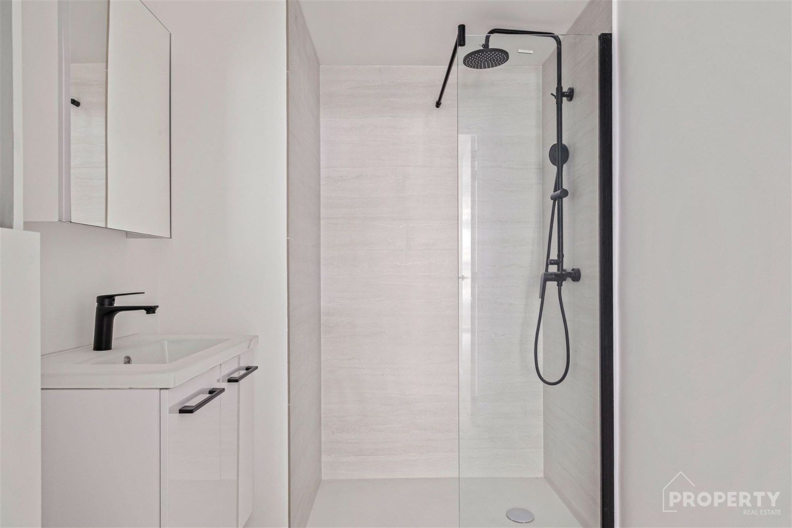 High-end studentenkamer in klassevol erfgoedgebouw foto 7