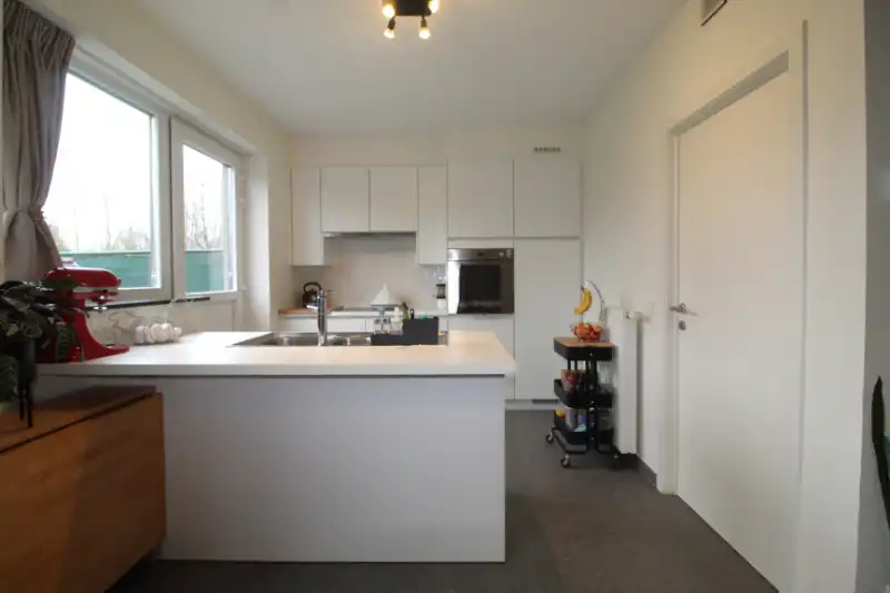 Energiezuinige woning op boogscheut van het centrum van Roeselare foto 6