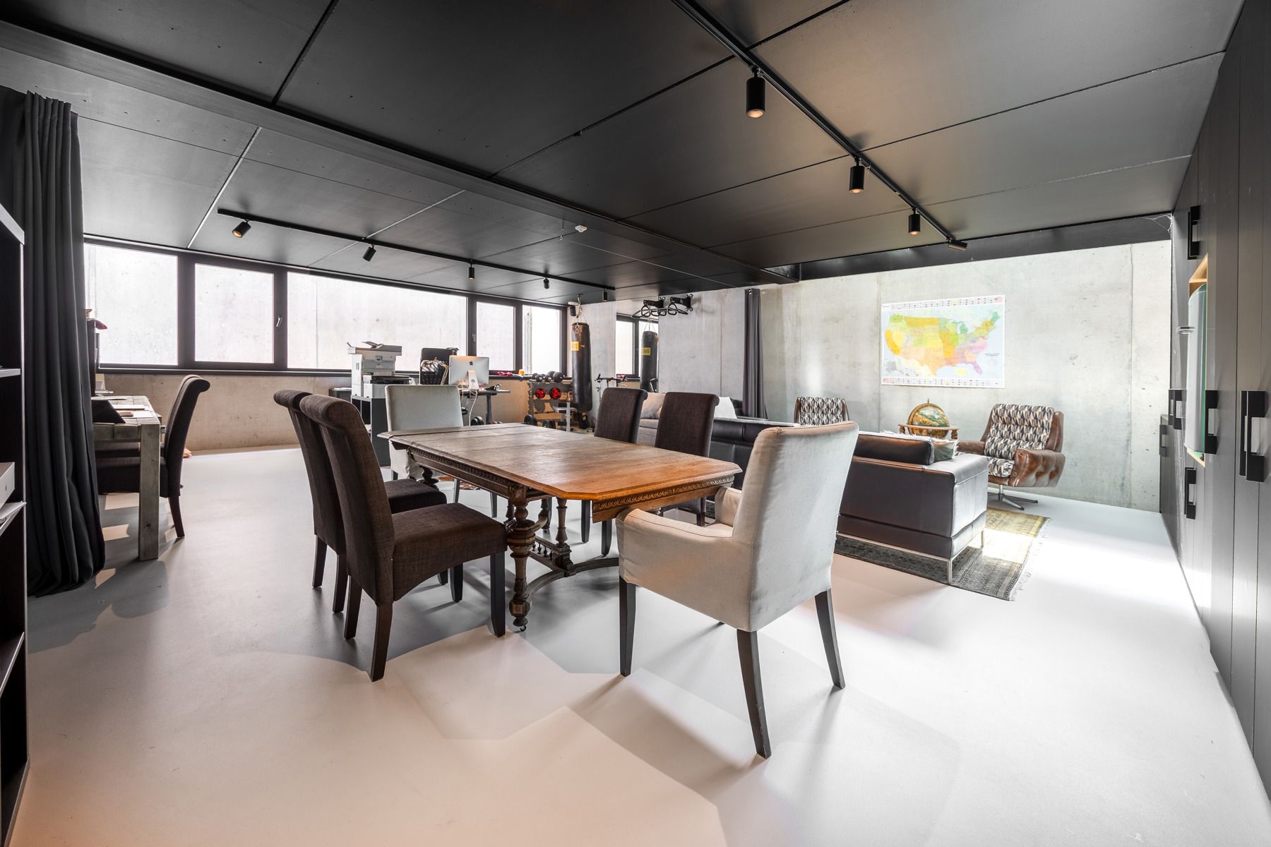 Ruime moderne luxe villa met zwembad op ca. 2339 m². foto 26