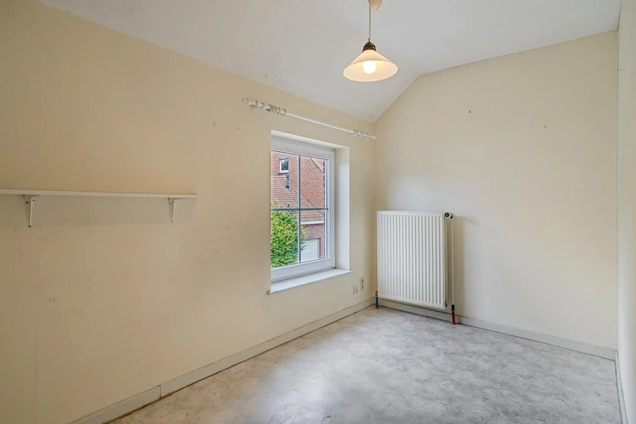 Ruime te renoveren gezinswoning op 588 m² te koop te Heule! foto 18