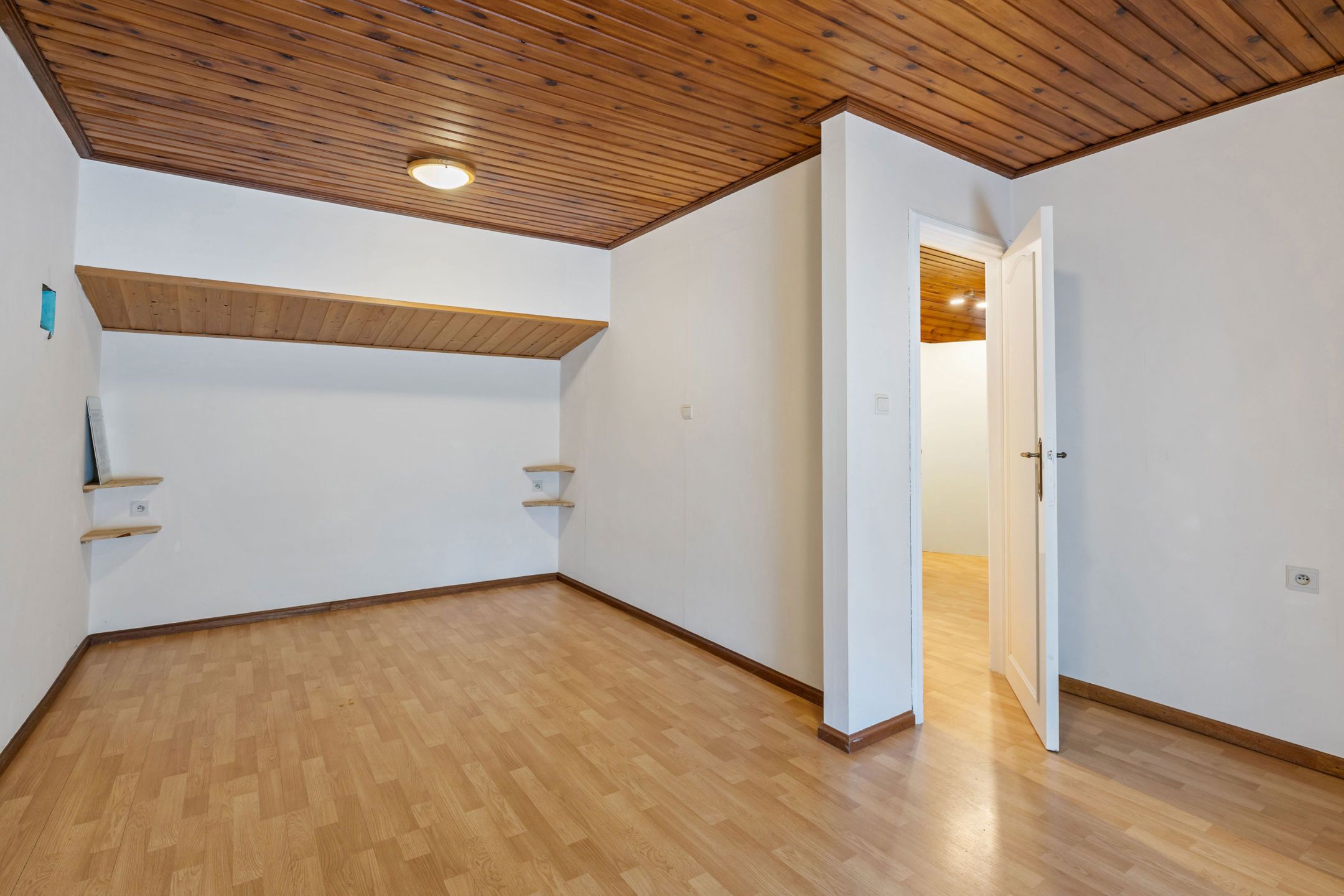 Ruime woning met garage + atelier + (bouw) grond op 9a 30ca foto 16