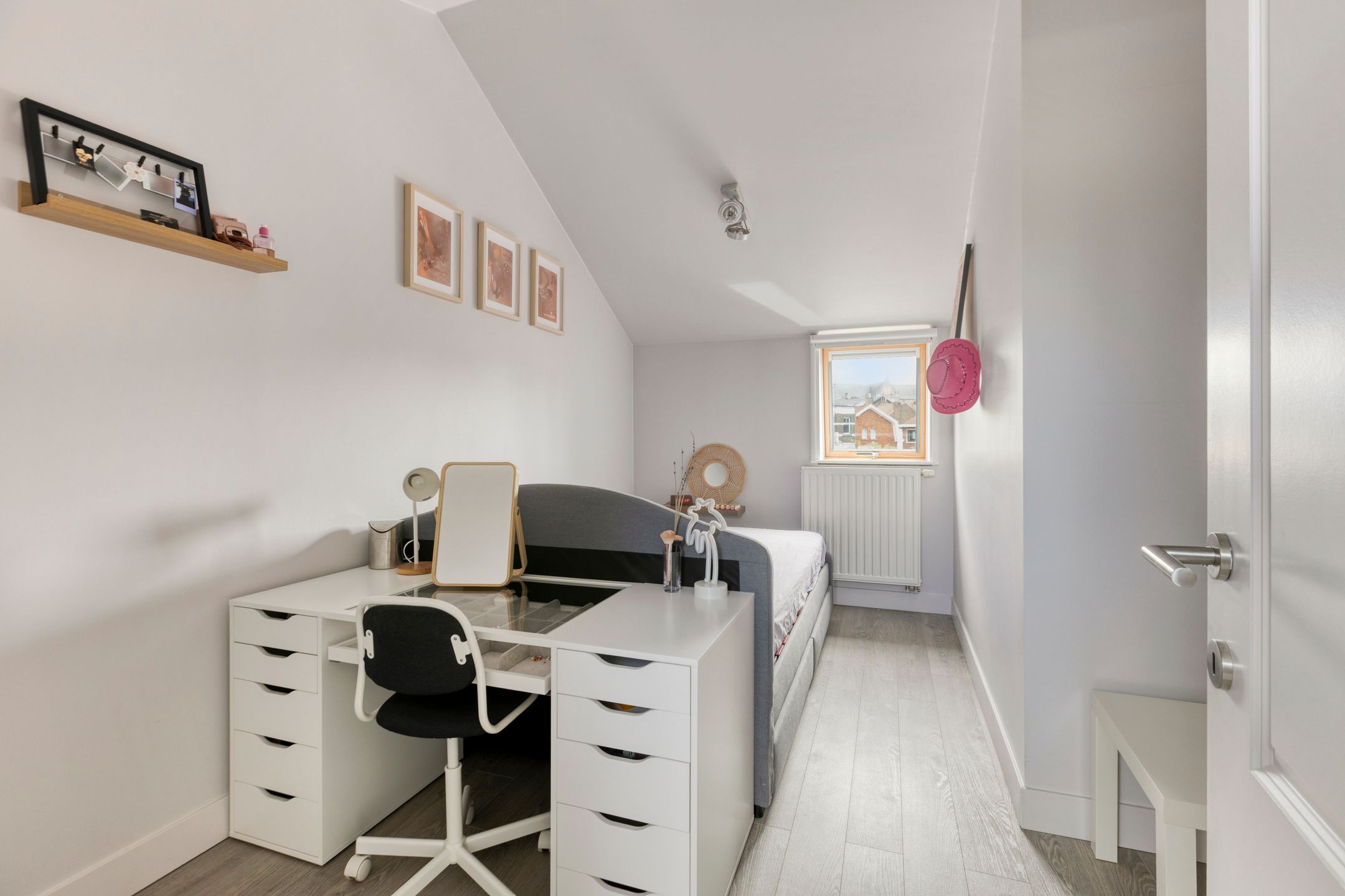 Gerenoveerde herenwoning met garage foto 24