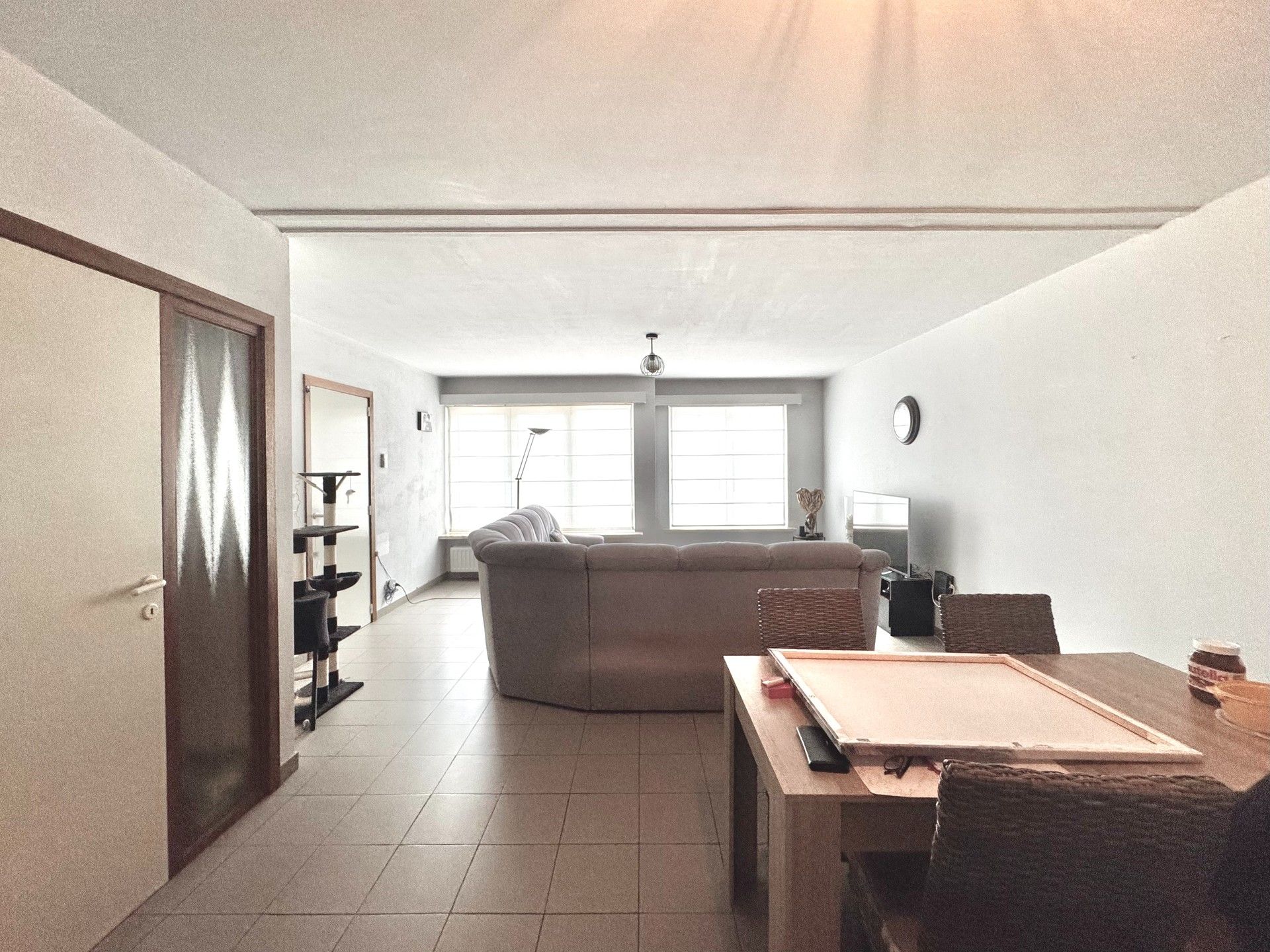 GELIJKVLOERS APPARTEMENT MET 2 SLPKS & GARAGE foto 4