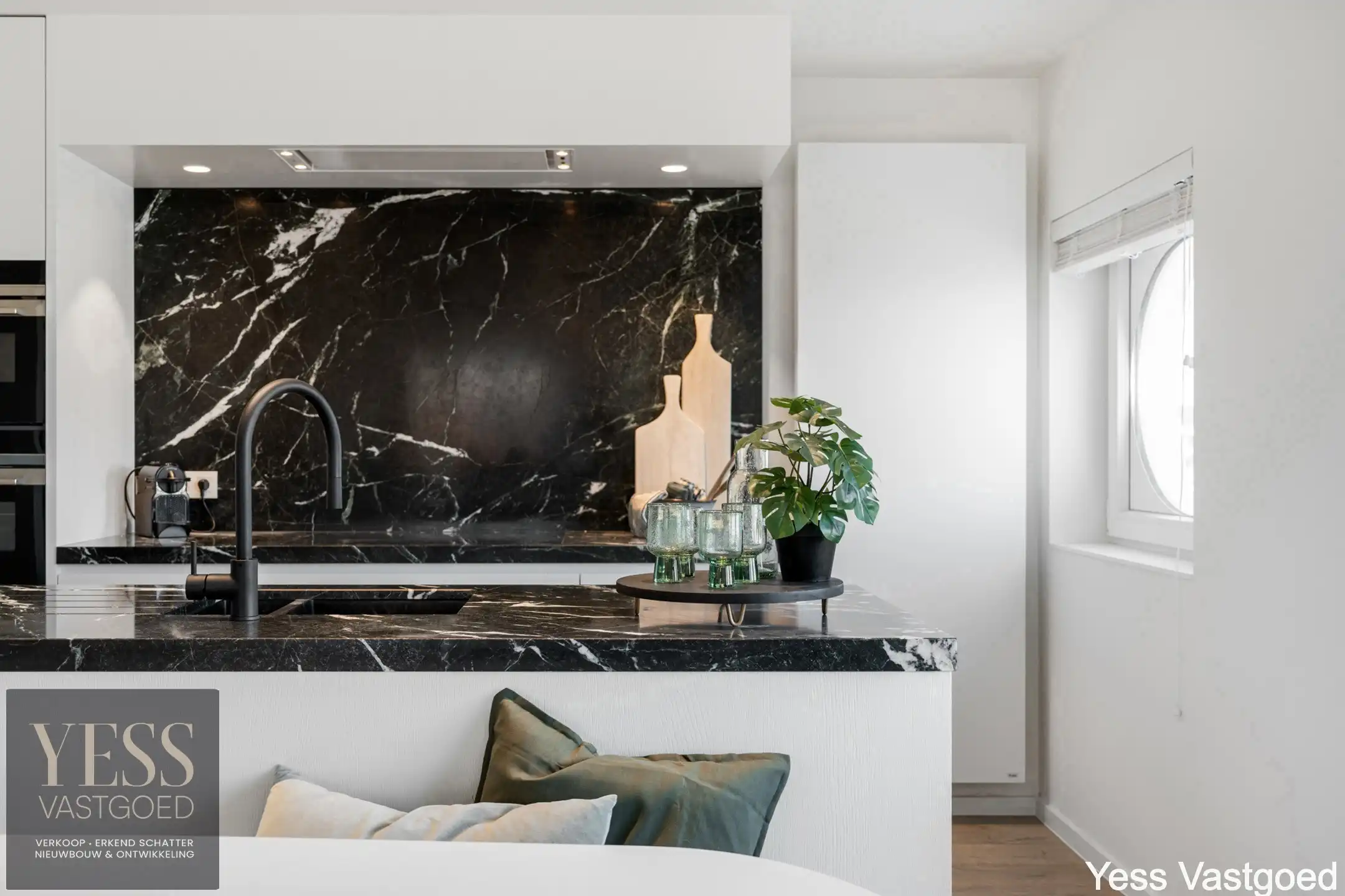 Prachtig appartement met zicht over het Zegemeer te Knokke. foto 8