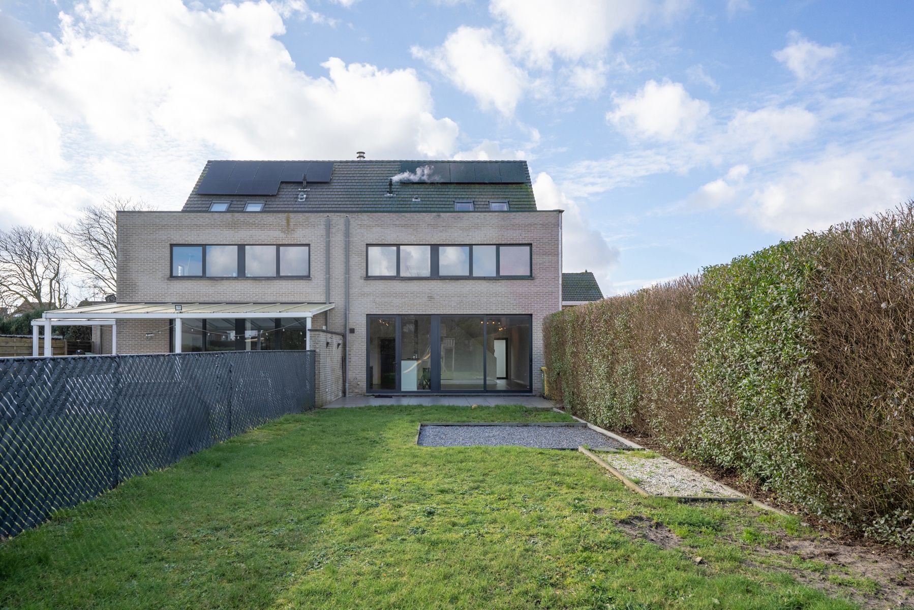 Energiezuinige woning met 3 slaapkamers en 2 badkamers. foto 1