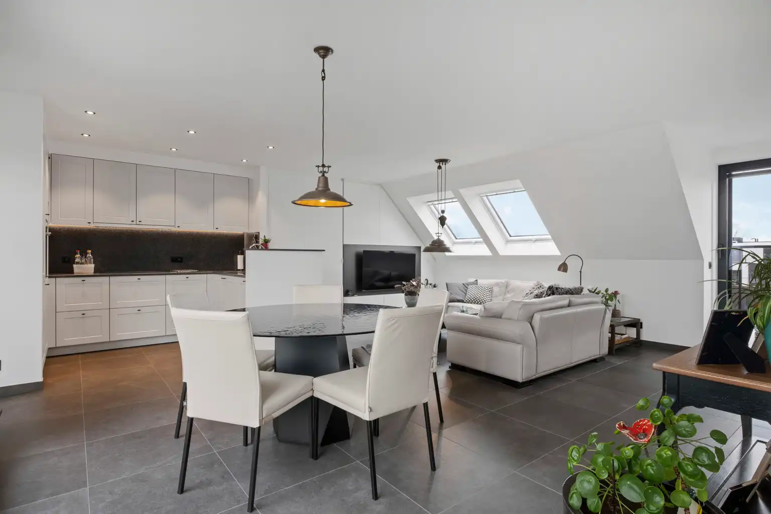 Instapklare Penthouse in Opwijk centrum! foto 6