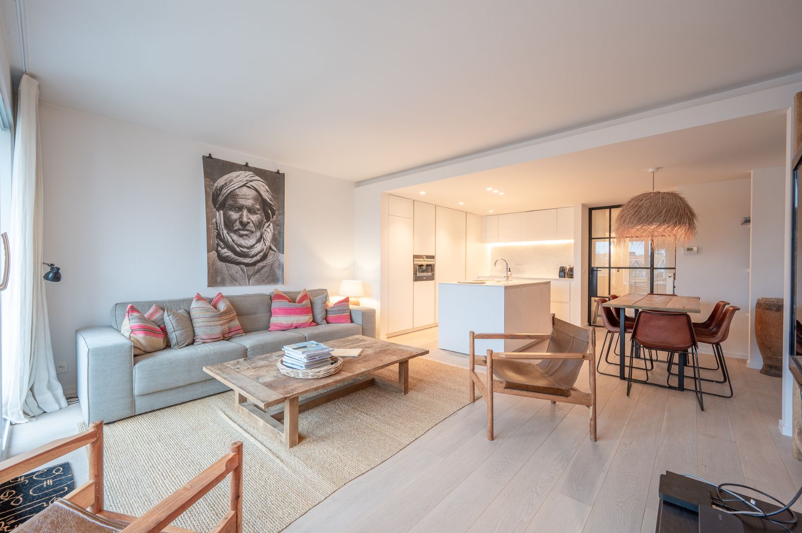 Stijlvol gerenoveerd 2-slaapkamerappartement op een absolute toplocatie foto 1