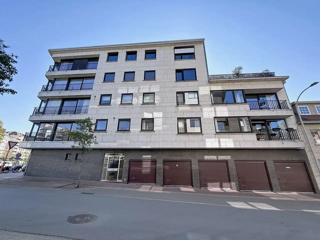 Bijzonder ruim en lichtrijk appartement op een boogscheut van de Zeedijk & Graaf d'Ursellaan foto 2