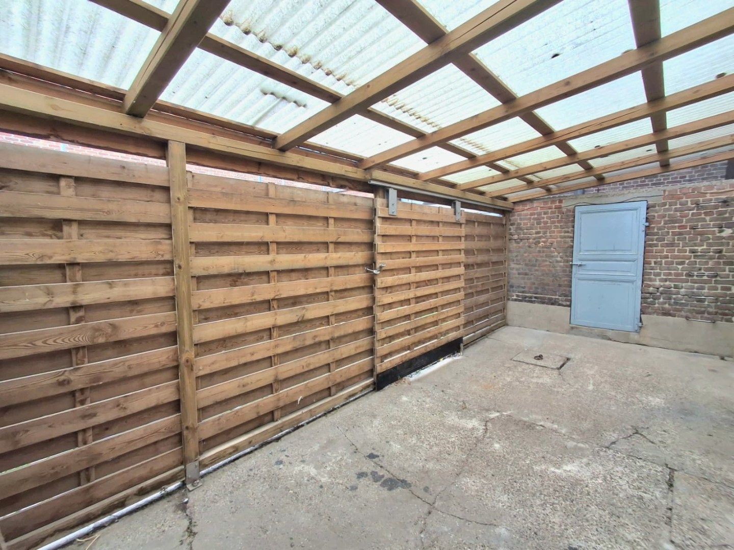 VEELZIJDIG HANDELSPAND IN HET CENTRUM VAN RUISELEDE foto 6